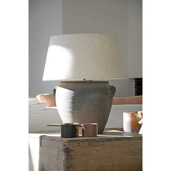 Lampe à poser sur pot chinois, Wei Wei